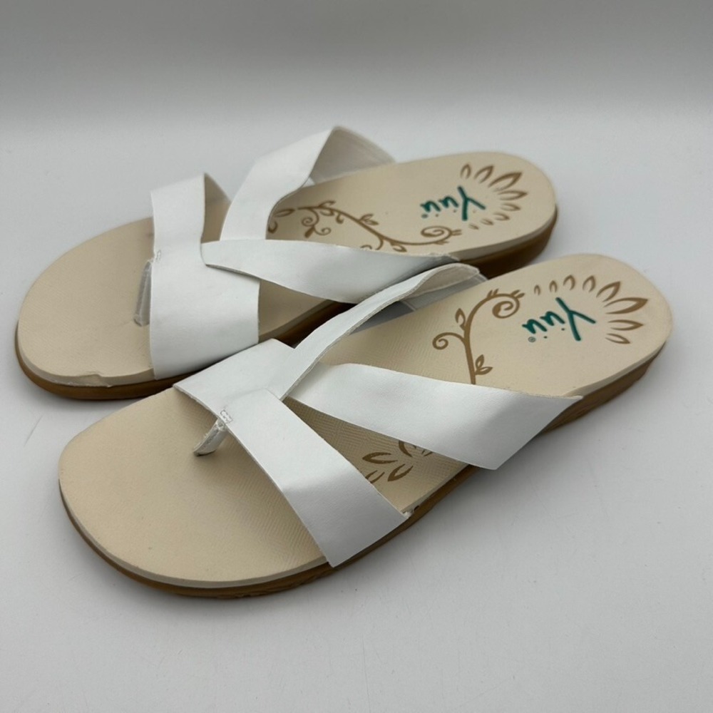 Yuu Chloe Thong Sandals Women 8.5 White‎ Crisscross Straps Casual Beach
